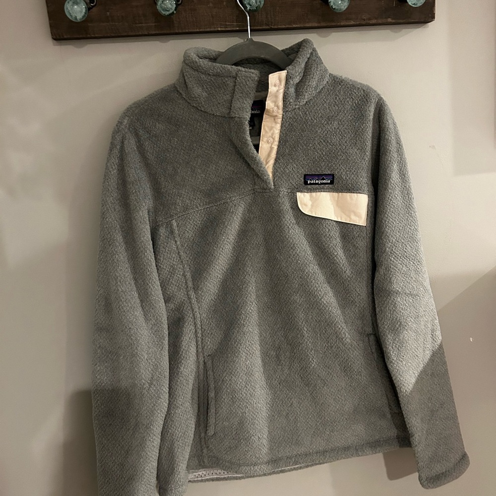 Patagonia Blue-Gray Fleece with Cream Details